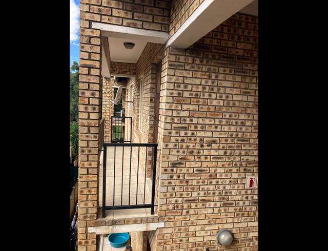 2 BEDROOM APARTMENT FOR SALE IN RUSTENBURG CENTRAL